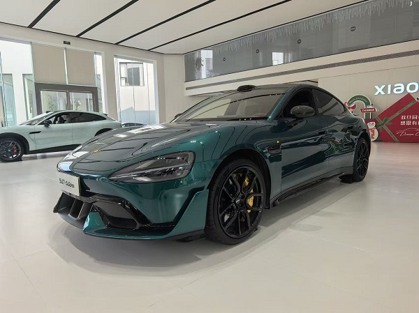 Autobase သည် အရှေ့အလယ်ပိုင်း၊ ရုရှားနှင့် အာဖရိကရှိ ထွန်းသစ်စစျေးကွက်များကို နက်နက်ရှိုင်းရှိုင်းမွေးမြူနိုင်ရန် အငြိမ်းစားစမ်းသပ်မောင်းနှင်သည့်ကားများကို ယူဆောင်လာပါသည်။