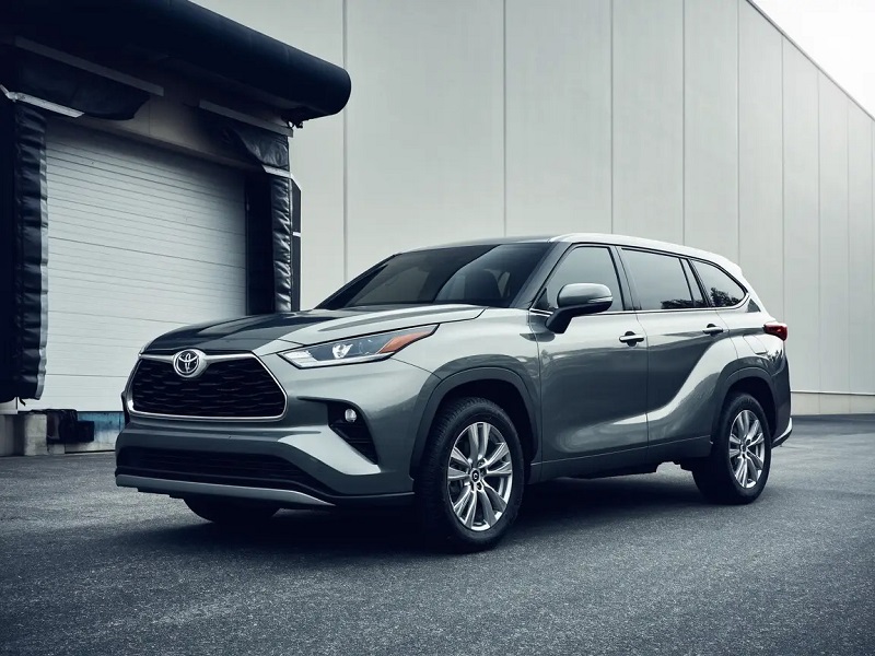 Toyota Highlander သည် ပြည်တွင်း၌ ရောင်းအားကောင်းပြီး တစ်ကမ္ဘာလုံးတွင် တိုးချဲ့လျက်ရှိသည်။