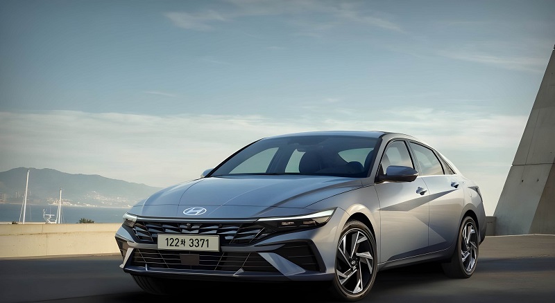 ကမ္ဘာလုံးဆိုင်ရာအရောင်းရဆုံး Hyundai Elantra သည် နိုင်ငံရပ်ခြားသို့ တင်ပို့ပြီး ဟန်ချက်ညီသော ထုတ်ကုန်စွမ်းအားဖြင့် ကမ္ဘာ့ခရီးသည်တင်ကားစျေးကွက်ကို အားကောင်းစေသည်